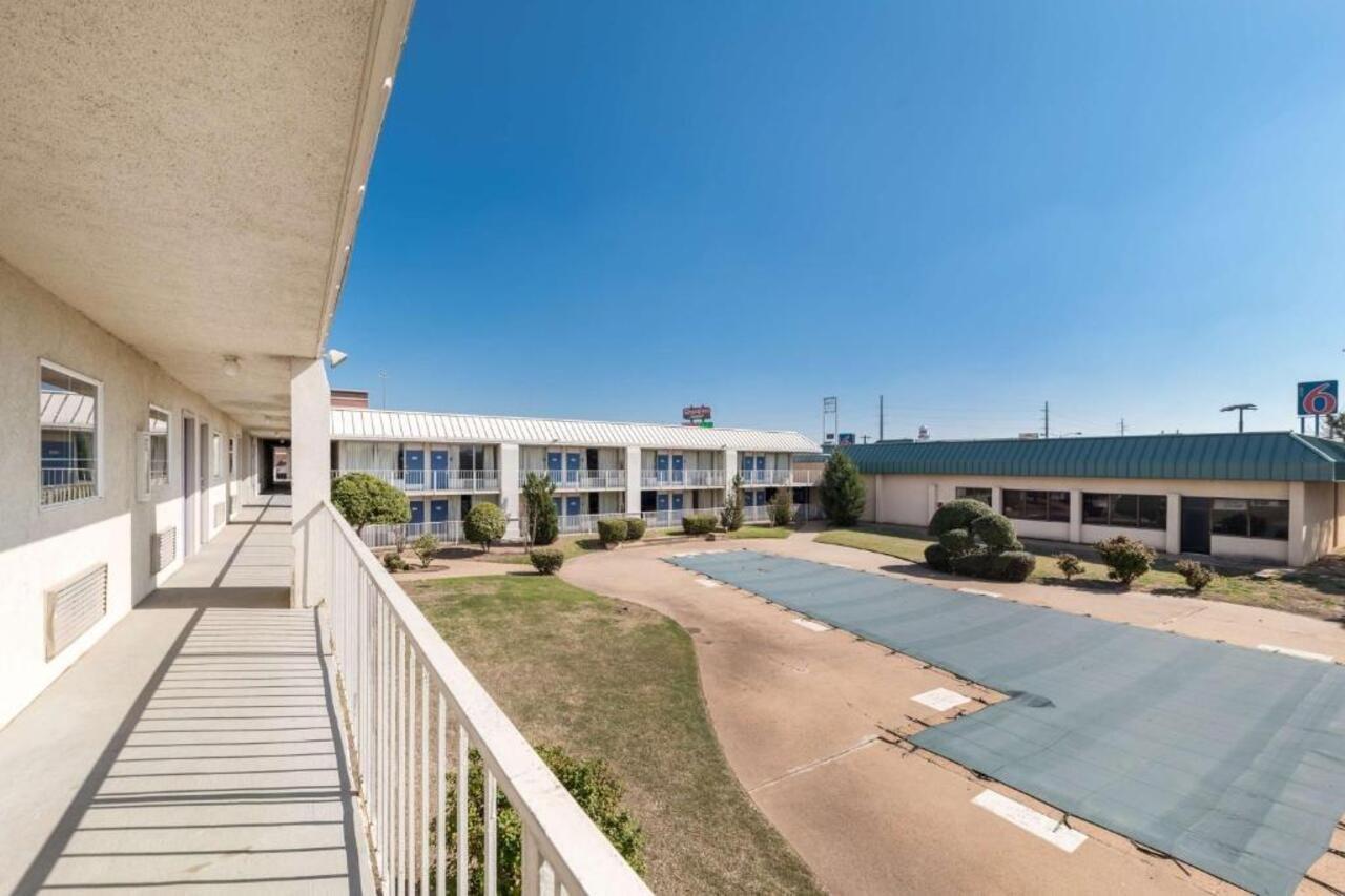 Hotel 6-oklahoma City, Ok - Bricktown 2*