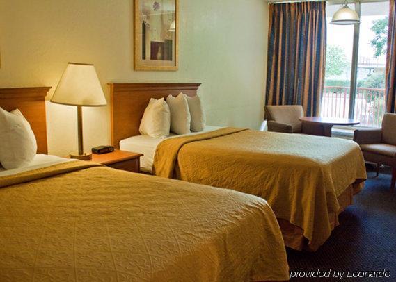 Hotel 6-oklahoma City, Ok - Bricktown 2*